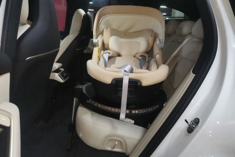 Used Nio EC6 2024 75 kWh Left Rear Seat