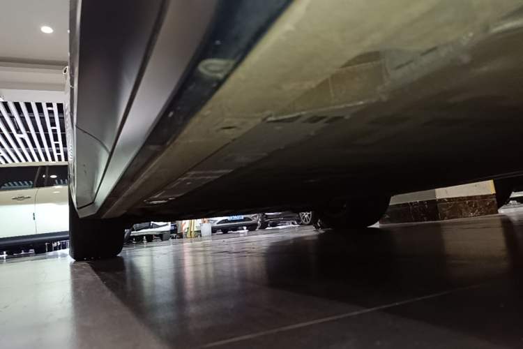 Used Nio EC6 2024 75 kWh Left Side Sill