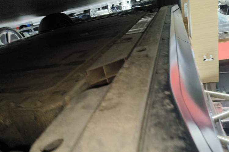 Used Nio EC6 2024 75 kWh Left Side Sill