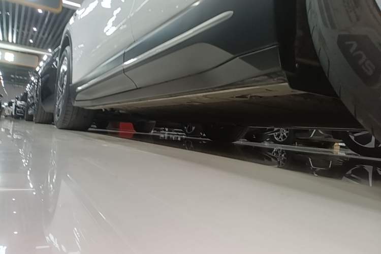 Used Nio EC6 2024 75 kWh Left Side Sill