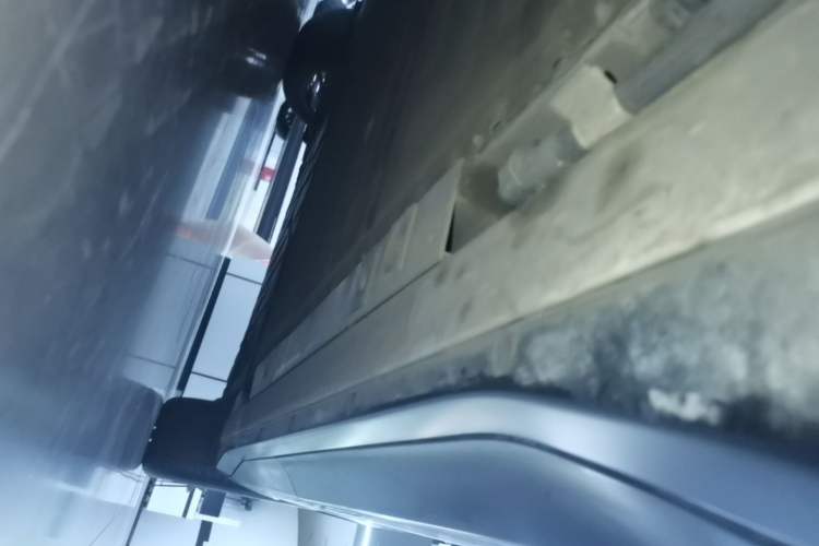 Used Nio EC6 2024 75 kWh Left Side Sill
