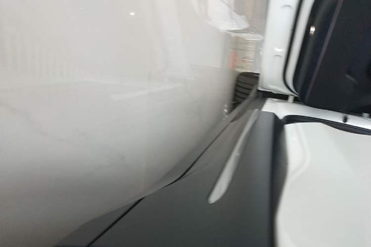 Used Nio EC6 2024 75 kWh Left Side Sill