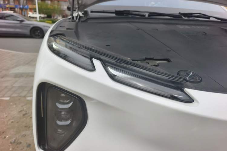 Used Nio EC6 2024 75 kWh Right Front Headlight