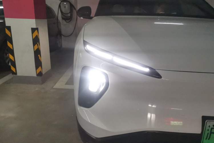 Used Nio EC6 2024 75 kWh Right Front Headlight