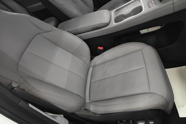 Used Nio EC6 2024 75 kWh Right Front Seat