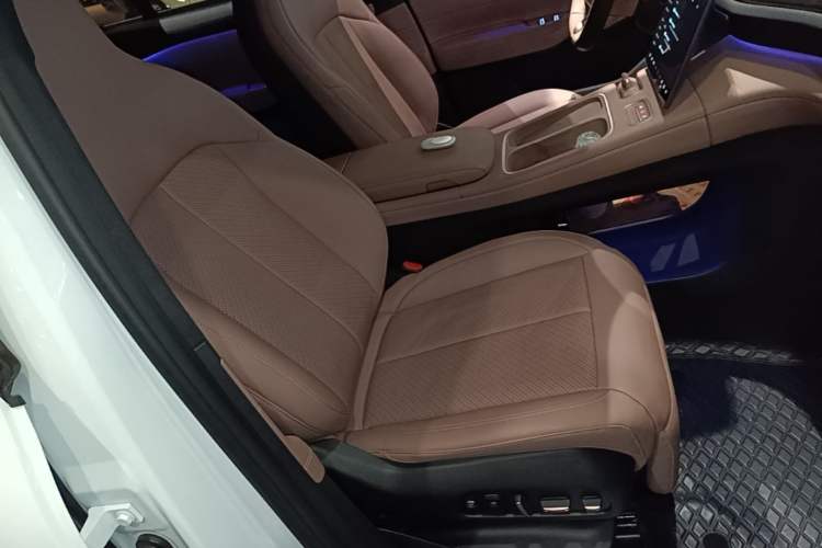 Used Nio EC6 2024 75 kWh Right Front Seat