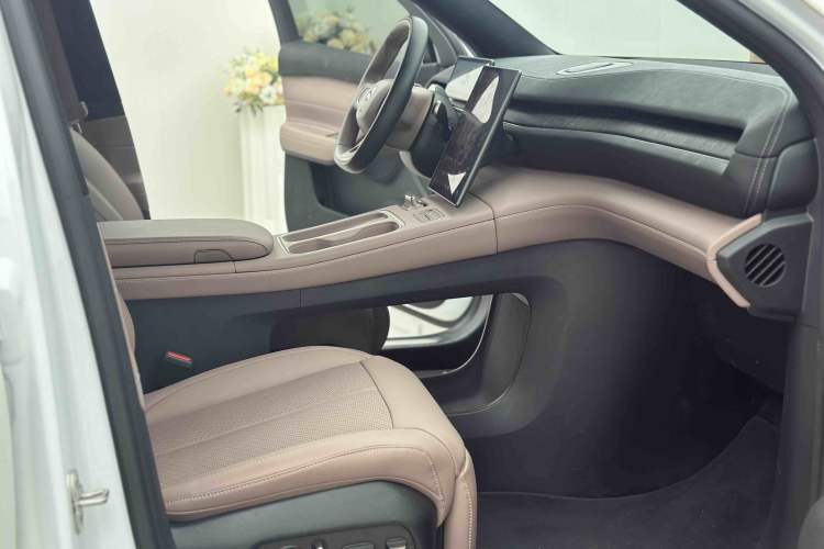 Used Nio EC6 2024 75 kWh Right Front Seat
