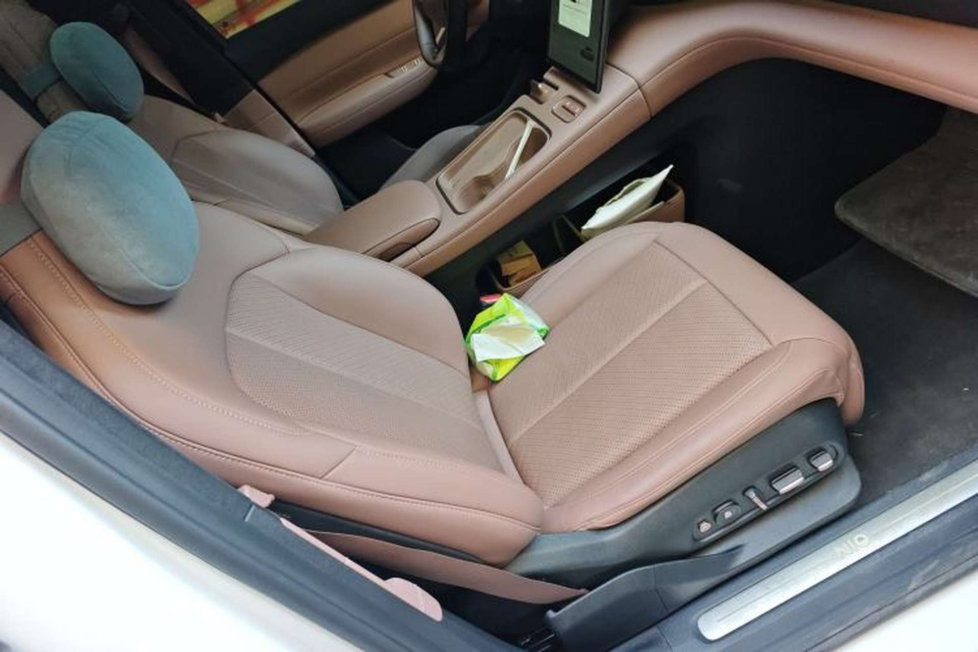 Used Nio EC6 2024 75 kWh Right Front Seat