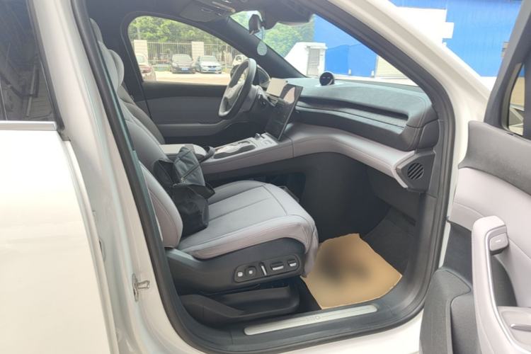 Used Nio EC6 2024 75 kWh Right Front Seat