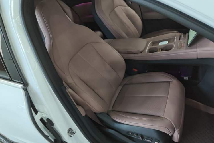 Used Nio EC6 2024 75 kWh Right Front Seat