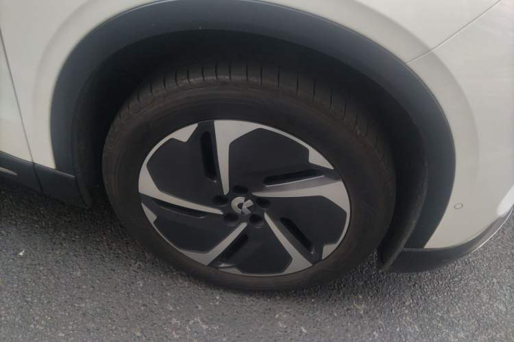 Used Nio EC6 2024 75 kWh Right Front Wheel Hub