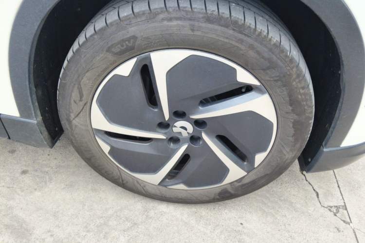 Used Nio EC6 2024 75 kWh Right Front Wheel Hub