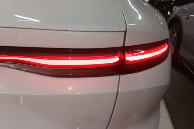 Used Nio EC6 2024 75 kWh Right Rear Taillight