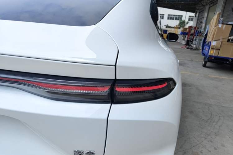 Used Nio EC6 2024 75 kWh Right Rear Taillight
