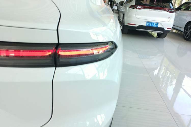 Used Nio EC6 2024 75 kWh Right Rear Taillight