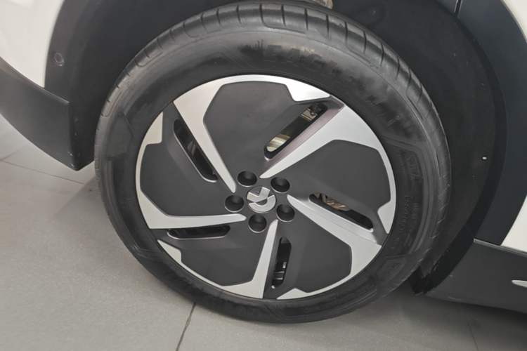 Used Nio EC6 2024 75 kWh Right Rear Wheel Hub