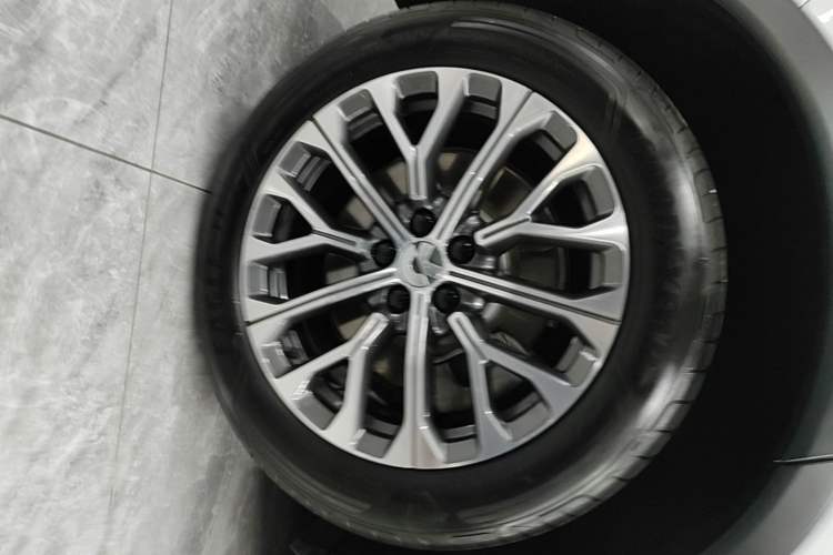Used Nio EC6 2024 75 kWh Right Rear Wheel Hub