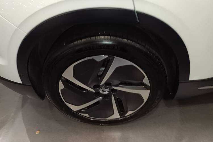 Used Nio EC6 2024 75 kWh Right Rear Wheel Hub