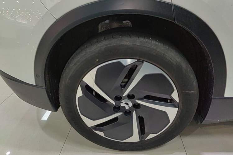 Used Nio EC6 2024 100 kWh Right Rear Wheel Hub