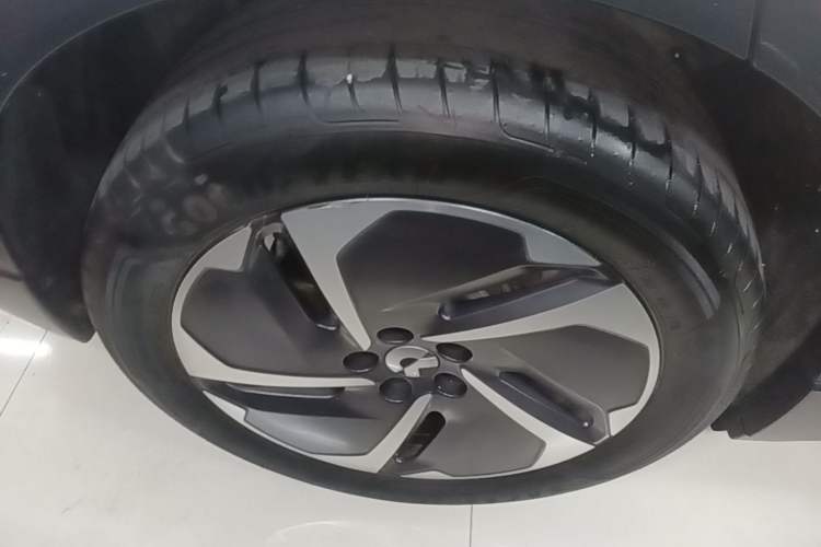 Used Nio EC6 2024 75 kWh Right Rear Wheel Hub