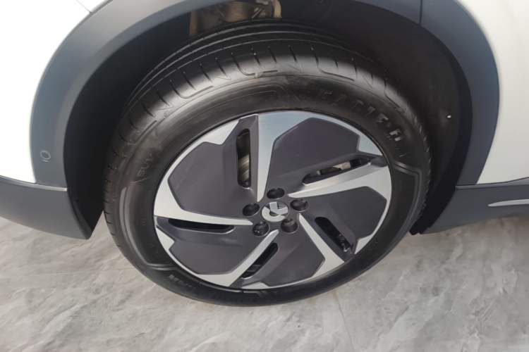 Used Nio EC6 2024 75 kWh Right Rear Wheel Hub
