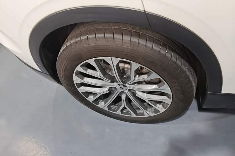 Used Nio EC6 2024 75 kWh Right Rear Wheel Hub