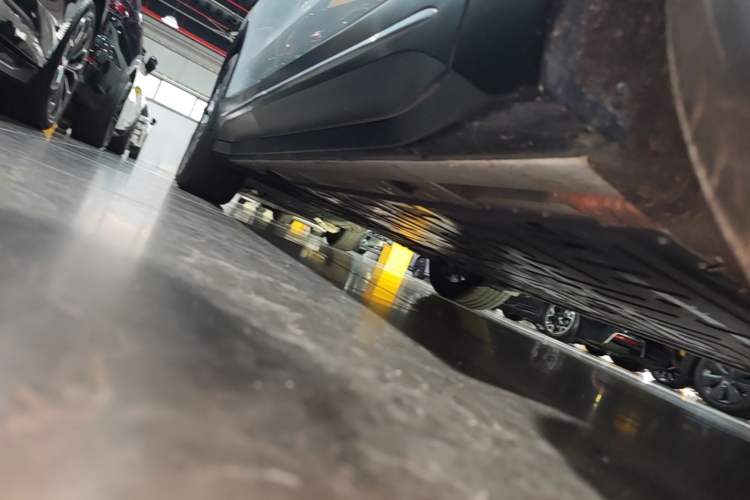 Used Nio EC6 2024 75 kWh Right Side Sill