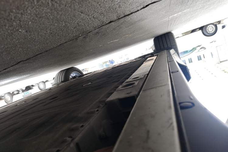 Used Nio EC6 2024 75 kWh Right Side Sill