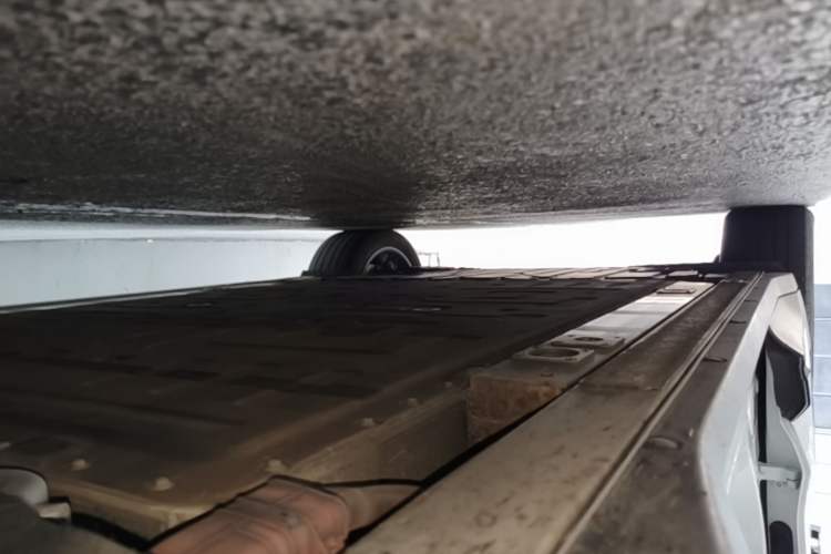Used Nio EC6 2024 100 kWh Right Side Sill
