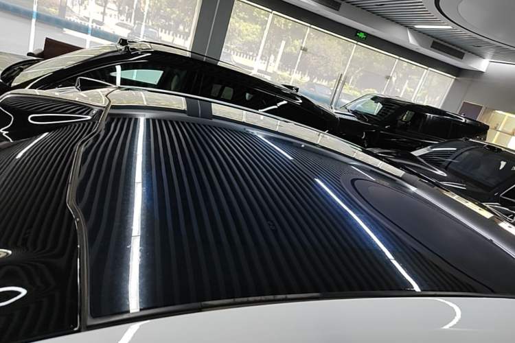 Used Nio EC6 2024 75 kWh Roof