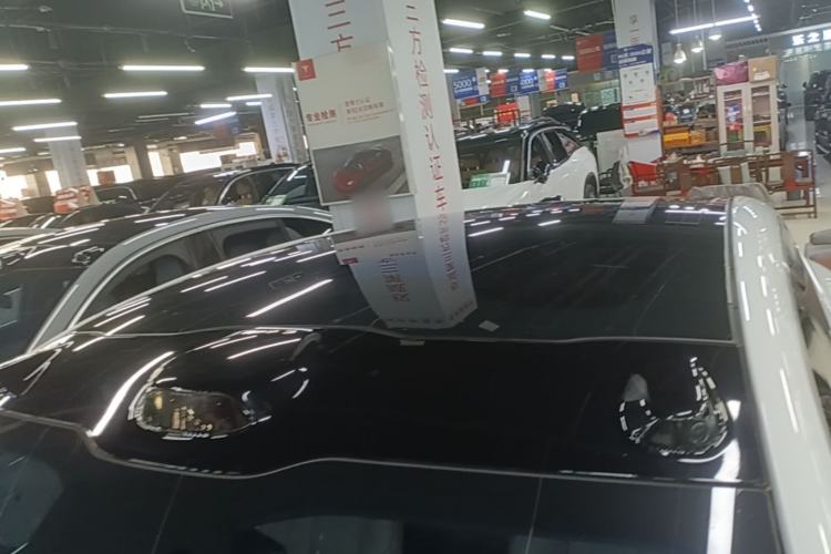 Used Nio EC6 2024 75 kWh Roof