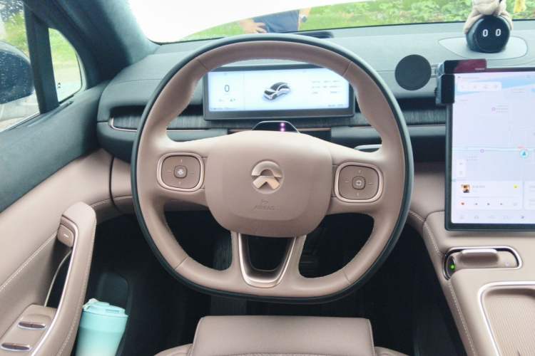 Used Nio EC6 2024 75 kWh Steering Wheel