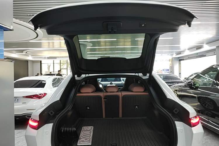 Used Nio EC6 2024 75 kWh Trunk