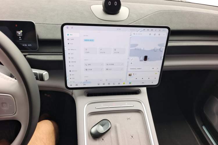 Used Nio EC6 2025 75 kWh Audio And AC Panel