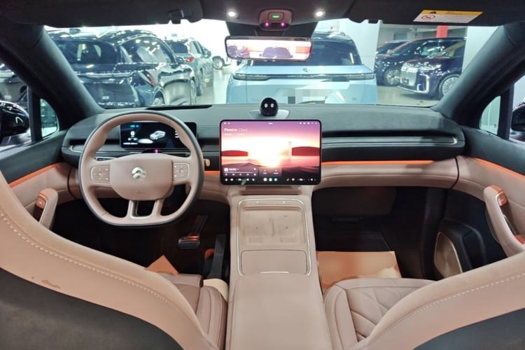 Used Nio EC6 2025 75 kWh Center Console
