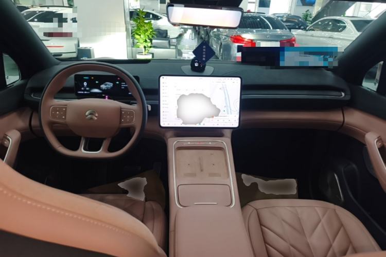Used Nio EC6 2025 75 kWh Center Console