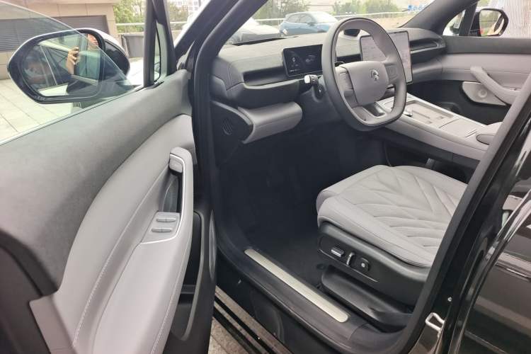 Used Nio EC6 2025 75 kWh Driver Seat