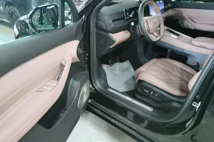 Used Nio EC6 2025 75 kWh Driver Seat