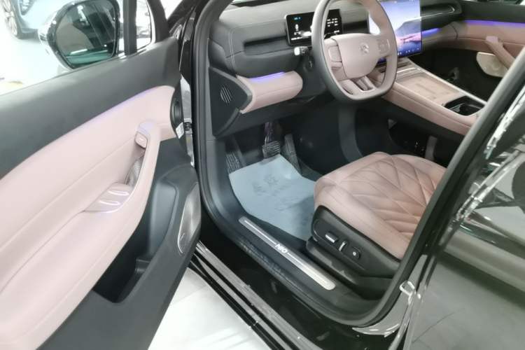 Used Nio EC6 2025 75 kWh Driver Seat