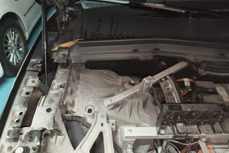 Used Nio EC6 2025 75 kWh Engine Bay Right