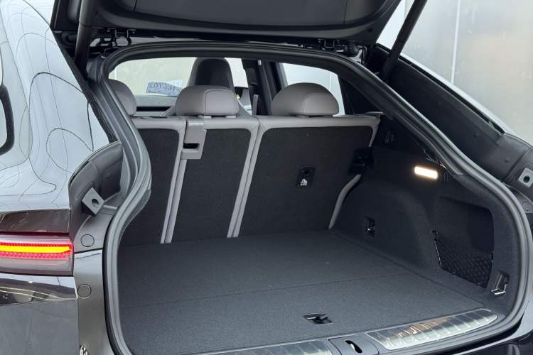 Used Nio EC6 2025 75 kWh Exterior 8