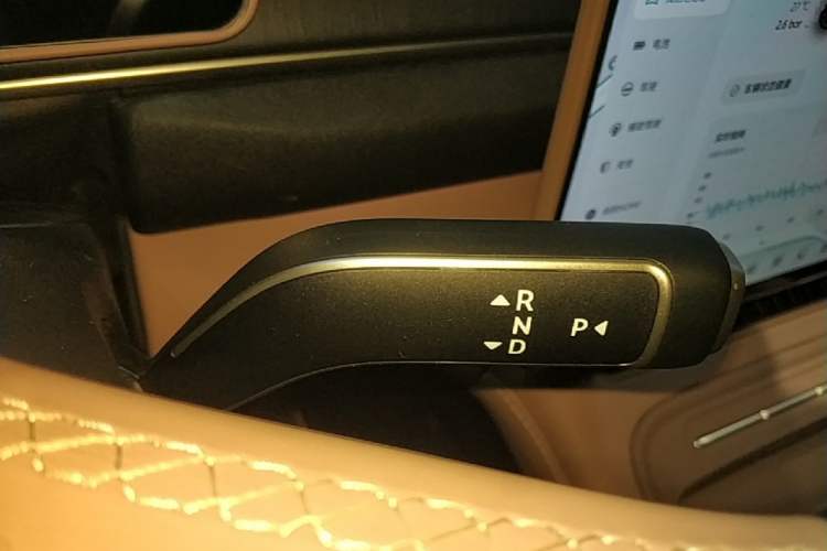 Used Nio EC6 2025 75 kWh Gear Lever