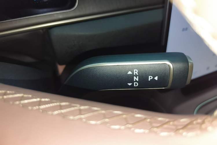 Used Nio EC6 2025 75 kWh Gear Lever