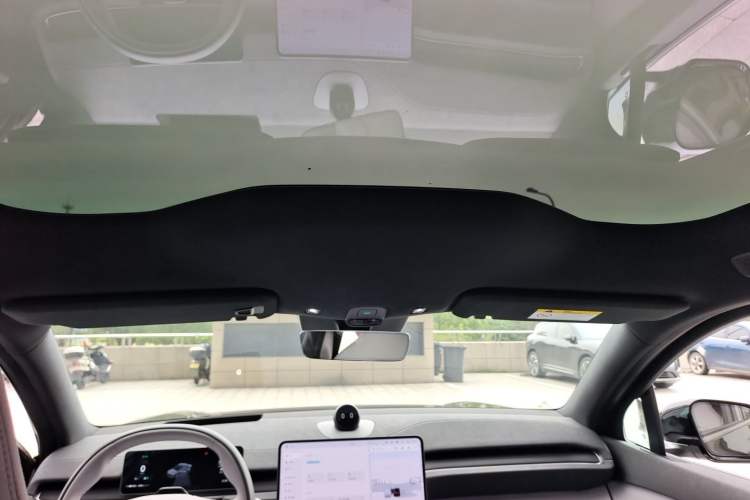 Used Nio EC6 2025 75 kWh Headliner