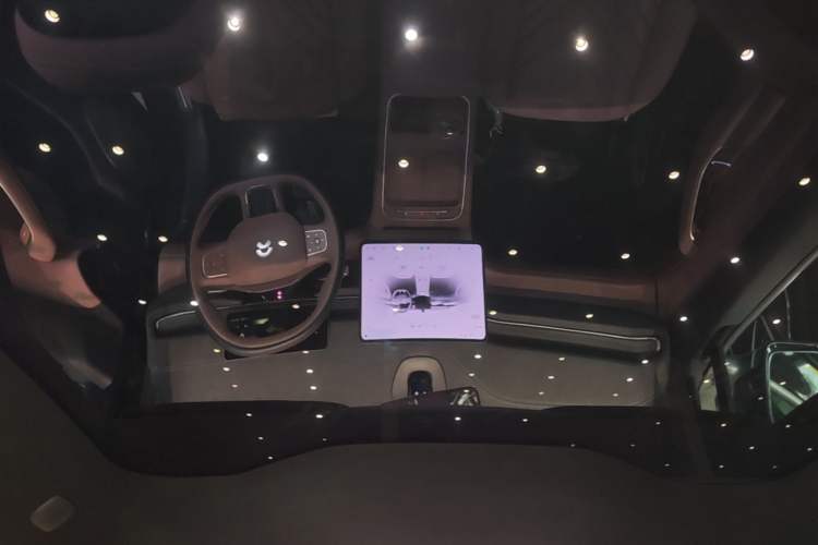 Used Nio EC6 2025 75 kWh Headliner