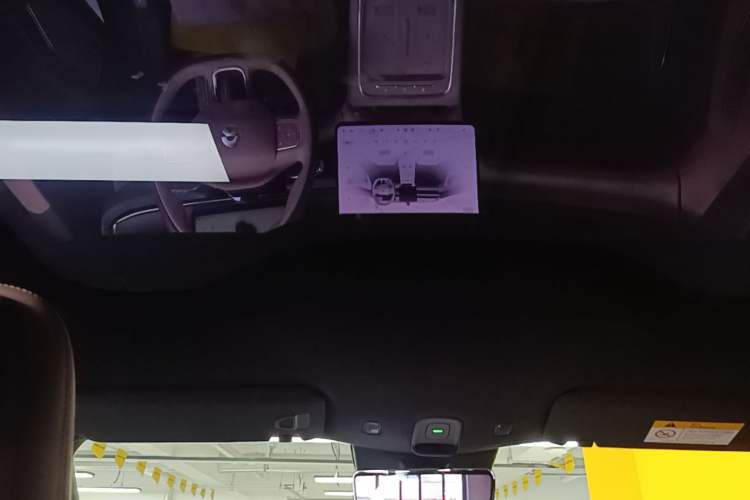 Used Nio EC6 2025 75 kWh Headliner