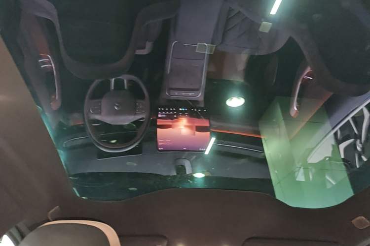 Used Nio EC6 2025 75 kWh Headliner