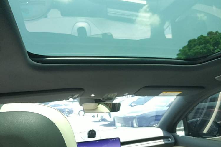 Used Nio EC6 2025 75 kWh Headliner