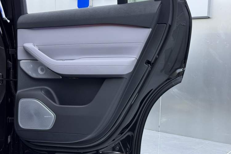 Used Nio EC6 2025 75 kWh Interior 10