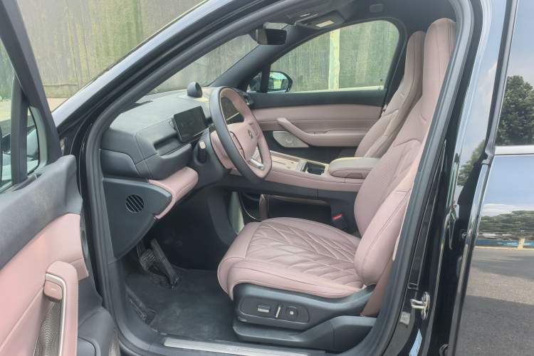Used Nio EC6 2025 75 kWh Interior 2